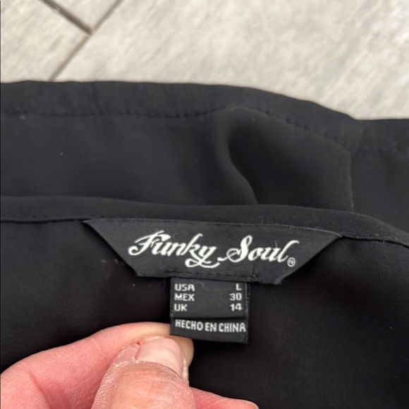 FUNKY SOUL Elegant Black Tie-Front Lined Long Sleeve Shorts Romper, Size L - Picture 10 of 12